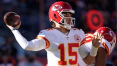 Patrick Mahomes throws unreal no-look pass to Jerick McKinnon for touchdown