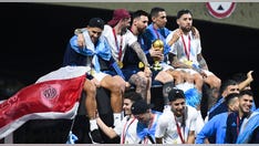 Chaos at Argentina World Cup parade forces players to abandon team bus