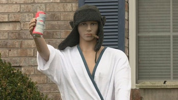 Neighbor calls police over 'Cousin Eddie' Christmas decoration