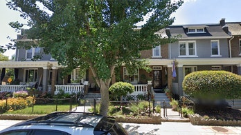 4 armed suspects claiming to be FBI agents break into DC home, steal nearly $20K in property