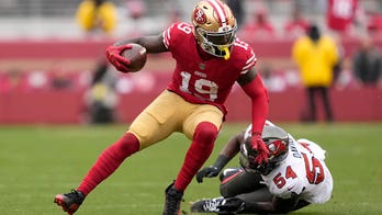 49ers' Deebo Samuel carted off the field with ankle injury