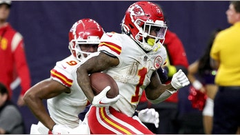 Chiefs clinch AFC West title on game-winning touchdown run from Jerick McKinnon