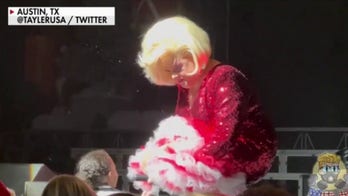 Texas committee moves forward on bans on public library 'Drag Queen Story Hour,' drag shows with kids present