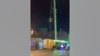 2 teens rescued from UK slingshot ride after bungee cord snaps: reports