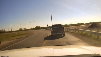 Texas smuggler leads DPS officers on high-speed chase, immigrants bail from vehicle in dramatic video