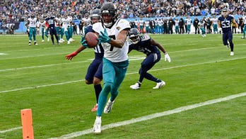 Jaguars' Zay Jones makes impressive touchdown haul, pylon cam in right place at right time to confirm catch