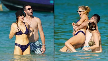 Kate Upton and Justin Verlander splash around in St. Barts after massive New York Mets contract