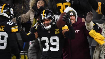 Steelers score late touchdown to keep playoff hopes alive on night they retire late Franco Harris' number