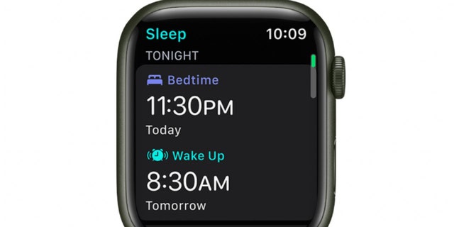 You can set a "bedtime" with "wake up" Alarm clock on Apple Watch.