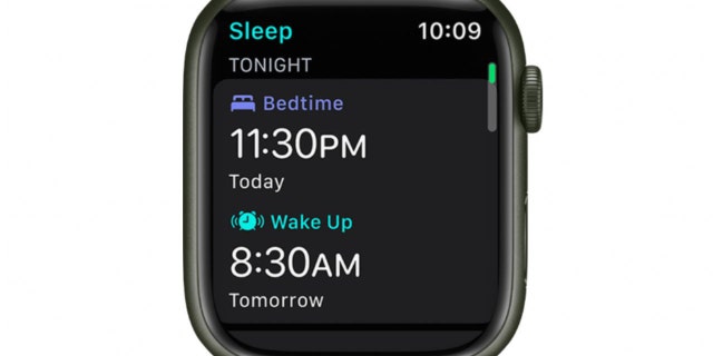 You can set a "bedtime" and "wake up" alarm on your Apple Watch.