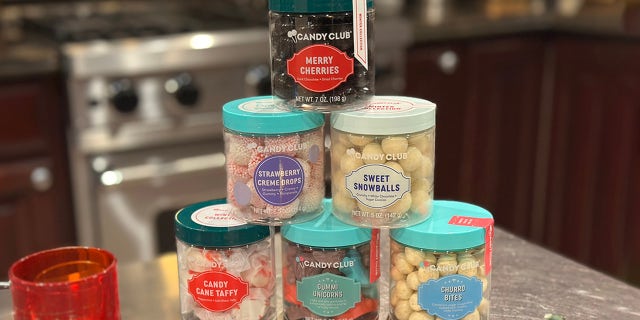The sweetest way to gift custom candy to someone you love. This extraordinary candy experience let’s you personalize the gift with a note that Is printed on the back the card that comes along with your delectable order.