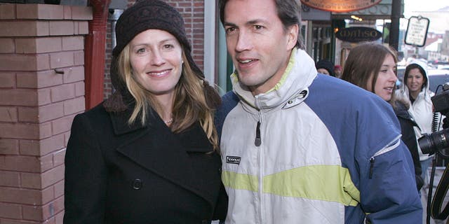 Elisabeth Shue encouraged Andrew Shue to begin acting.