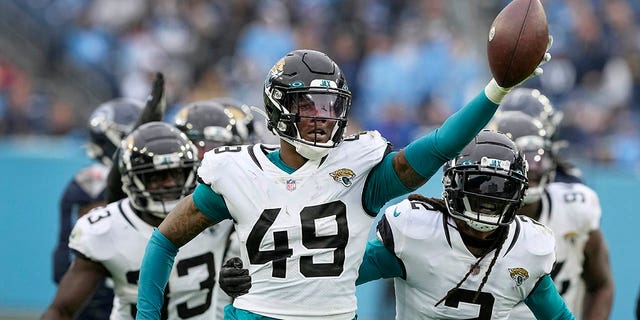 Jaguars Snap Ugly Losing Streak To Titans Behind Trevor Lawrence's 4 ...