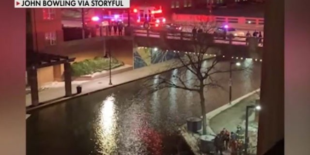 Wide look at the canal in downtown Indianapolis.