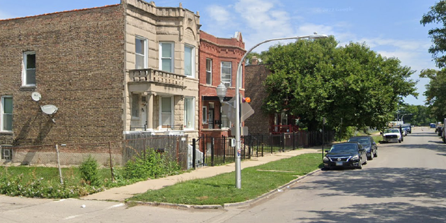 The block in the west side of Chicago where police say the alleged robbery attempt unfolded early this morning.