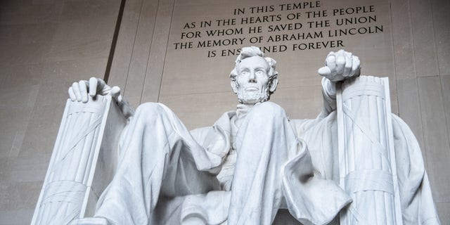 The Lincoln Memorial is a popular spot on the National Mall and is dedicated to the memory of President Abraham Lincoln. 