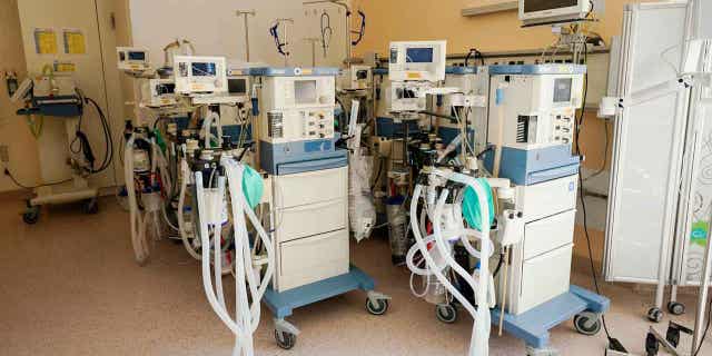 Respirators in the intensive care unit of the University Hospital Mannheim. A 72-year-old woman was arrested for allegedly turning off her roommate's ventilator in Mannheim.