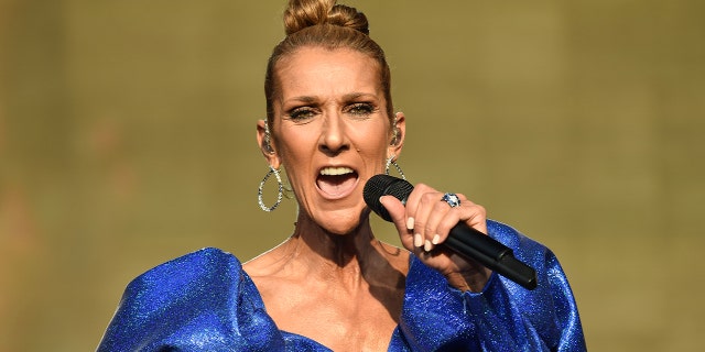 Céline Dion a partagé son diagnostic sur Instagram.  Elle a enregistré deux vidéos - une en anglais et une en français.