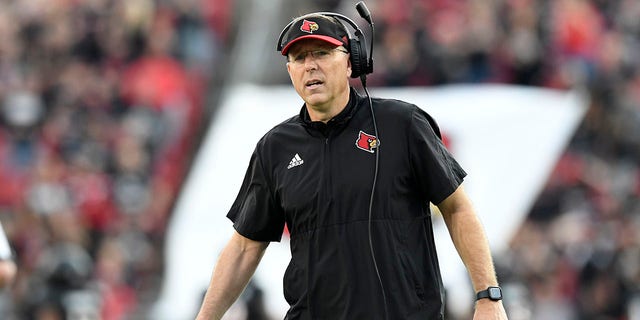 Louisville Cardinals head coach Scott Satterfield during a game against the Wake Forest Demon Deacons Oct. 29, 2022, at Cardinal Stadium in Louisville, Ky. 