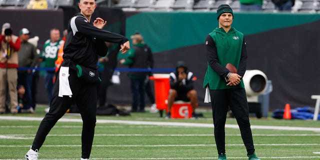 Zach Wilson watches Mike White warm up for the Chicago Bears game on Nov. 27, 2022, at MetLife Stadium in East Rutherford, New Jersey.