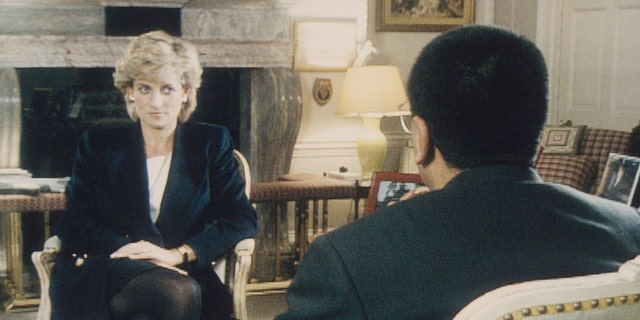Martin Bashir interviews Princess Diana in Kensington Palace for the television program "Panorama."