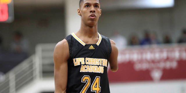 Hansel Emmanuel, one-armed basketball player, picks up first collegiate