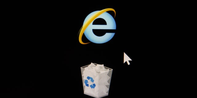 ANKARA, TURKIYE - DECEMBER 19: In this photo illustration, the logos of Internet Explorer and My Computer are seen on a screen in Ankara, Turkiye, on December 19, 2022. 