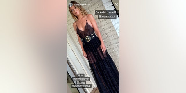 Olivia Wilde şaka yaptı "için bir çeşit giyinmiş" Halkın Seçimi Ödülleri.