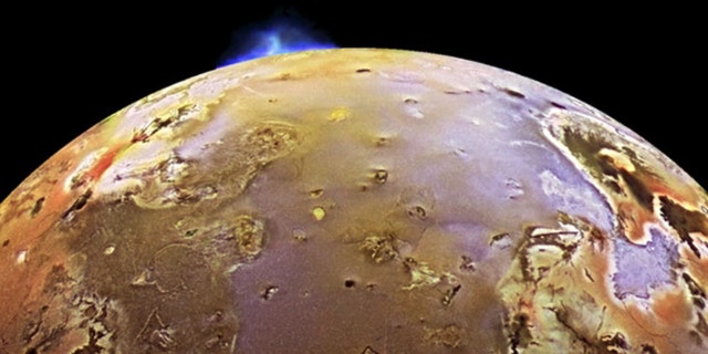 La nave espacial New Horizons de la NASA pasó velozmente sobre Io
