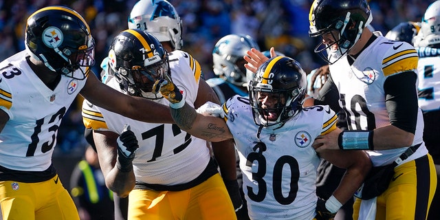 Pittsburgh Steelers running back Jaylen Warren during the first half of an NFL football game between the Carolina Panthers and the Pittsburgh Steelers on Sunday, Dec. 18, 2022, in Charlotte, N.C. 