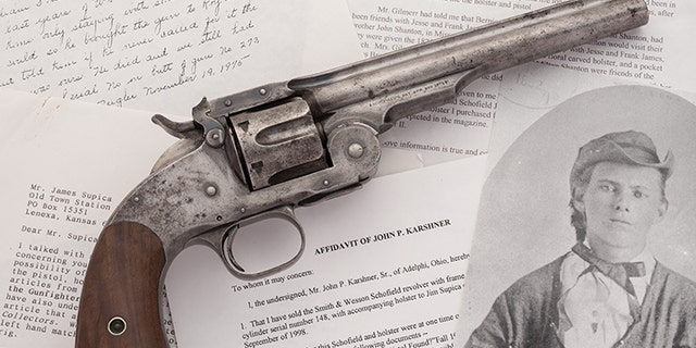 Theodore Roosevelts Smith And Wesson Revolver Fetches Nearly 1 Million At Auction Fantastic 8410