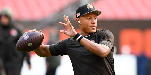 Joshua Dobbs of the Cleveland Browns warms up before a game against the Tampa Bay Buccaneers at FirstEnergy Stadium on November 27, 2022 in Cleveland.