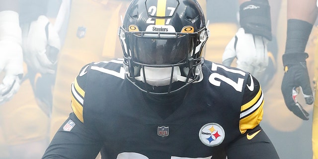 Pittsburgh Steelers linebacker Marcus Allen waits to take the field against the Baltimore Ravens at Acrisure Stadium in Pittsburgh on Dec. 11, 2022.