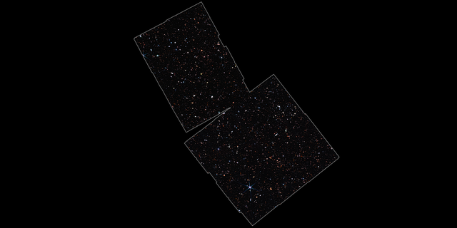 Cette image prise par le télescope spatial James Webb met en évidence la région étudiée par le Webb Advanced Deep Extragalactic Survey (JADES).  Cette zone se trouve dans et autour du champ ultra profond du télescope spatial Hubble.  Les scientifiques ont utilisé l'instrument NIRCam de Webb pour observer le champ dans neuf gammes de longueurs d'onde infrarouges différentes.  A partir de ces images, l'équipe a recherché des galaxies faibles visibles dans l'infrarouge mais dont les spectres se coupent brusquement à une longueur d'onde critique.  Ils ont effectué des observations supplémentaires (non présentées ici) avec l'instrument NIRspec de Webb pour mesurer le décalage vers le rouge de chaque galaxie et révéler les propriétés du gaz et des étoiles dans ces galaxies.  Dans cette image, le bleu représente la lumière à 1,15 microns (115 W), le vert à 2,0 microns (200 W) et le rouge à 4,44 microns (444 W).