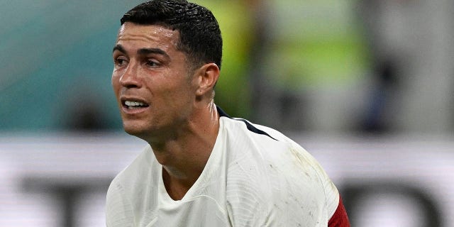 L'attaquant portugais #07 Cristiano Ronaldo réagit après que son équipe ait perdu le match de football de quart de finale de la Coupe du monde Qatar 2022 entre le Maroc et le Portugal au stade Al-Thumama de Doha le 10 décembre 2022.