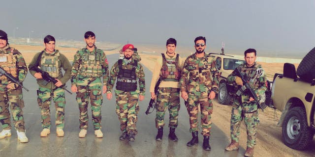 Photo d'Abdul Wasi Safi, un agent des forces spéciales formé aux États-Unis qui a échappé au contrôle des talibans et attend maintenant son expulsion dans un établissement du Texas.