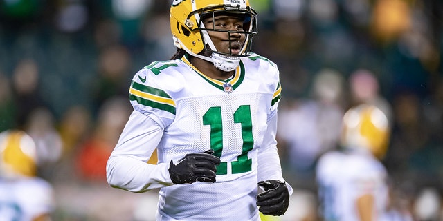 Green Bay Packers wide receiver Sammy Watkins (11) before the National Football League game between the Green Bay Packers and the Philadelphia Eagles on November 27, 2022, at Lincoln Financial Field in Philadelphia, PA.