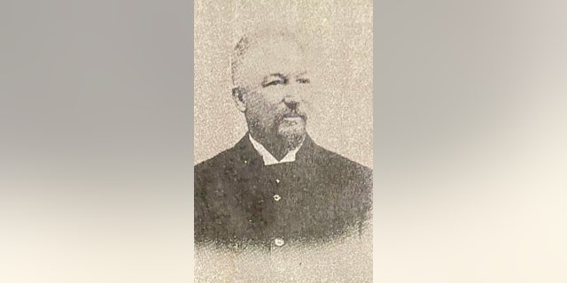 James Edgar was born in Scotland in 1843 and became a prosperous Massachusetts businessman. At his own store, he often greeted customers while dressed as various child-friendly characters, including a sea captain and even George Washington.