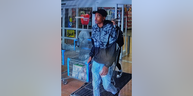 Suspects in Georgia who allegedly tricked a Walmart cashier so they could walk out of store with thousands of dollars in merchandise.