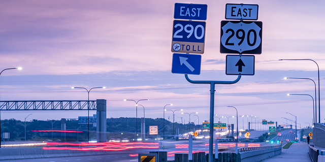 The Central Texas Regional Mobility Authority is taking responsibility for a glitch that resulted in about 1,200 TxTag and CTRMA customers being charged late fees, even though they paid their bills on time.