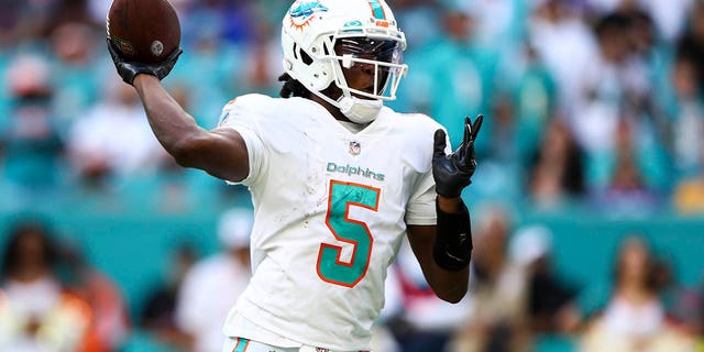 Teddy Bridgewater of the Miami Dolphins throws a pass during a game against the Minnesota Vikings at Hard Rock Stadium on October 16, 2022 in Miami Gardens, Florida. 