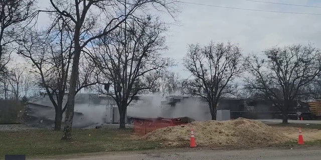 Train Derails In Tennessee After Slamming Into Truck Carrying Concrete 