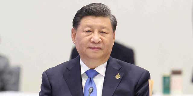 Le président chinois Xi Jinping assiste à la réunion des dirigeants économiques de la Coopération économique Asie-Pacifique à Bangkok, Thaïlande, le 19 novembre 2022.