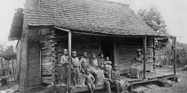 Slave Cabin, Barbour County near Eufaula, Alabama, USA, from Federal Writer's Project, 'Born in Slavery: Slave Narratives', United States Work Projects Administration, 1936. 