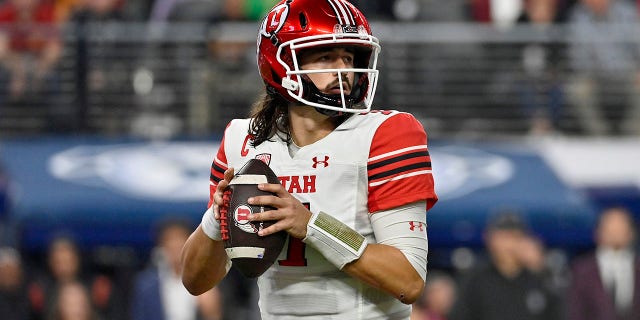 Cameron Rising #7 of the Utah Utes looks to throw a pass during the 2nd quarter against the USC Trojans in the Pac-12 Championship at Allegiant Stadium on December 2, 2022 in Las Vegas, Nev. 