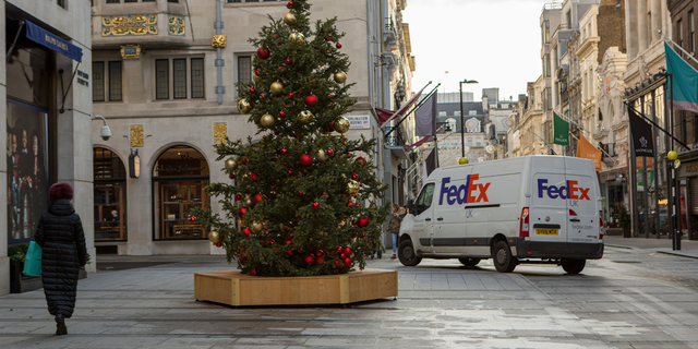 FedEx delivery van