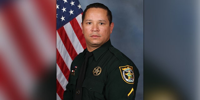 Florida Sheriff's Deputy Killed Responding To Domestic Violence Call On ...