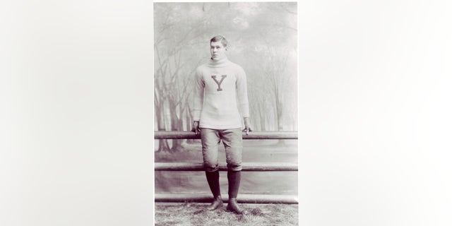 Pudge Heffelfinger starred at Yale from 1888 to 1891. Despite his nickname, he was not pudgy. But he towered over other players of the era.