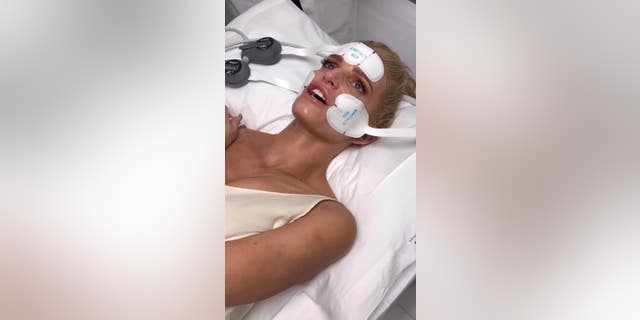 Jessica Simpson laughed as she received a nonsurgical treatment similar to Botox but without the needles.