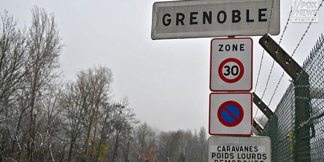 Une vue générale des limites de la ville de Grenoble à Grenoble, France le 13 décembre 2022. 